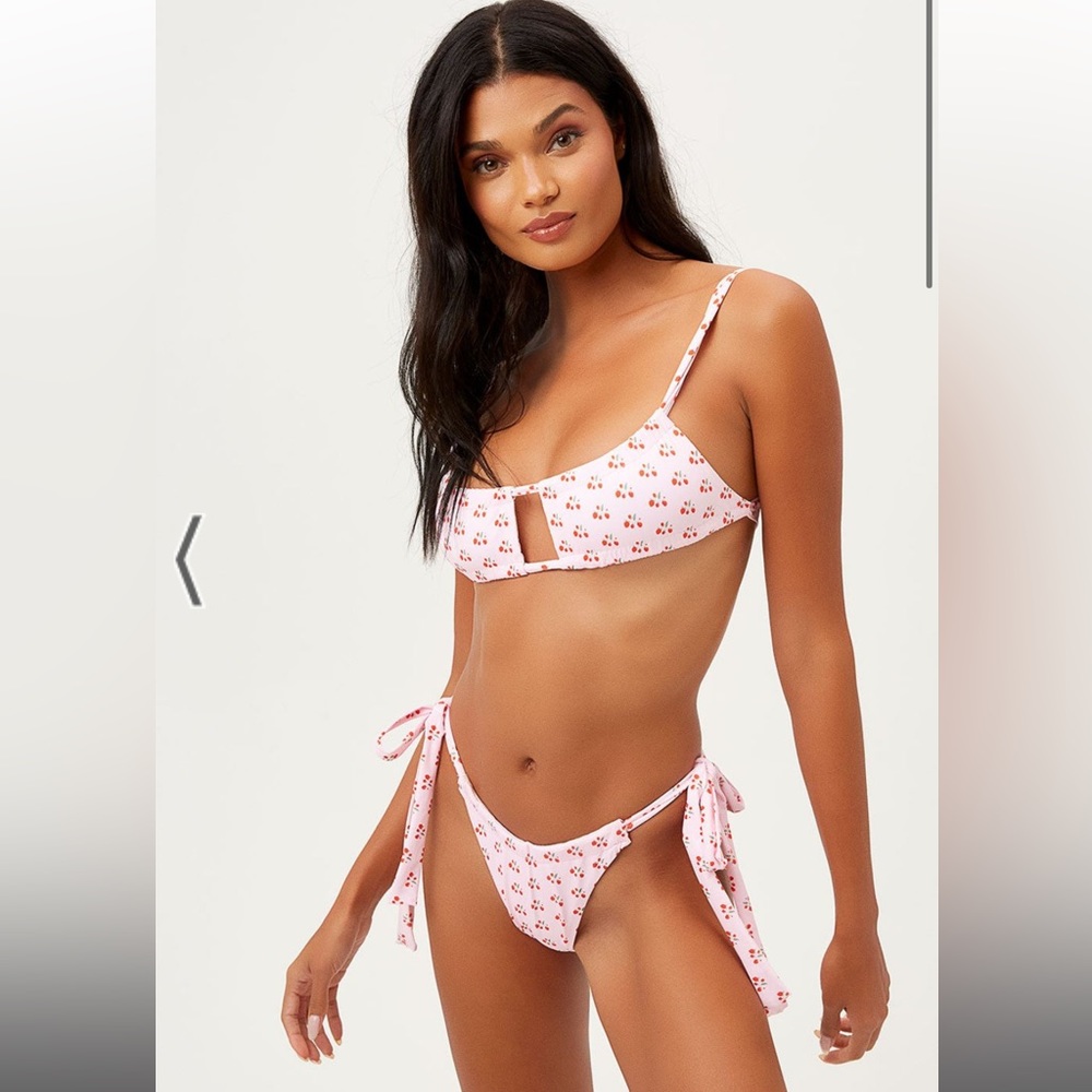 NWOT Frankies Bikinis Willow Bottom Baby Berry